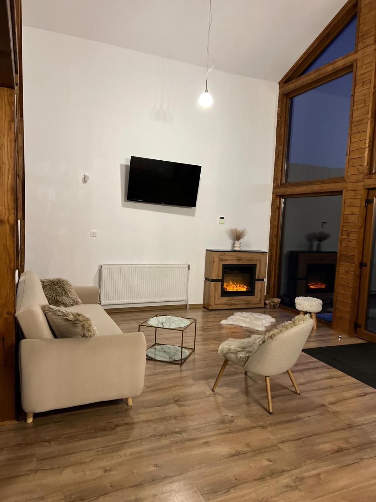 Le Chalet M - Cabana Cu O Panorama De Poveste. Surdesti  Екстер'єр фото