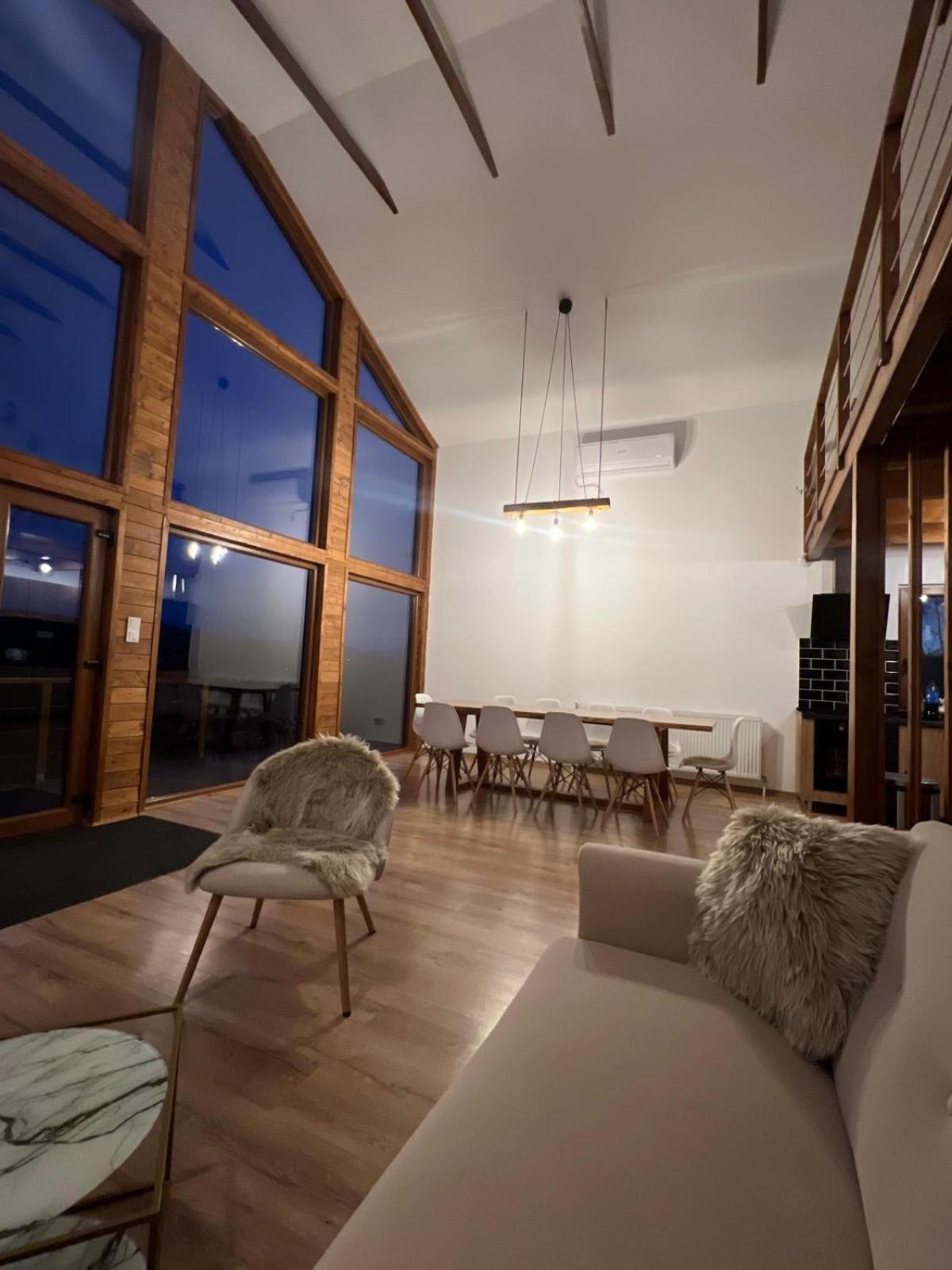 Le Chalet M - Cabana Cu O Panorama De Poveste. Surdesti  Екстер'єр фото