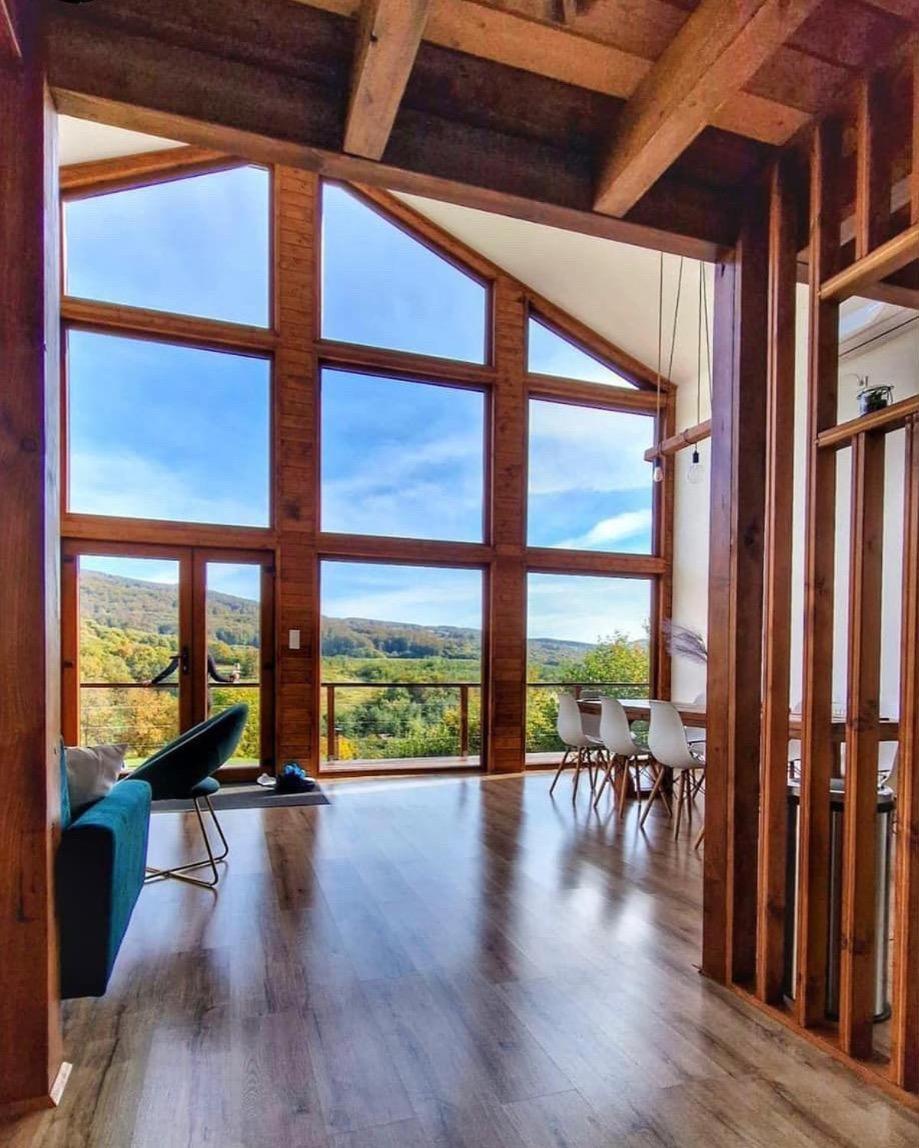 Le Chalet M - Cabana Cu O Panorama De Poveste. Surdesti  Екстер'єр фото