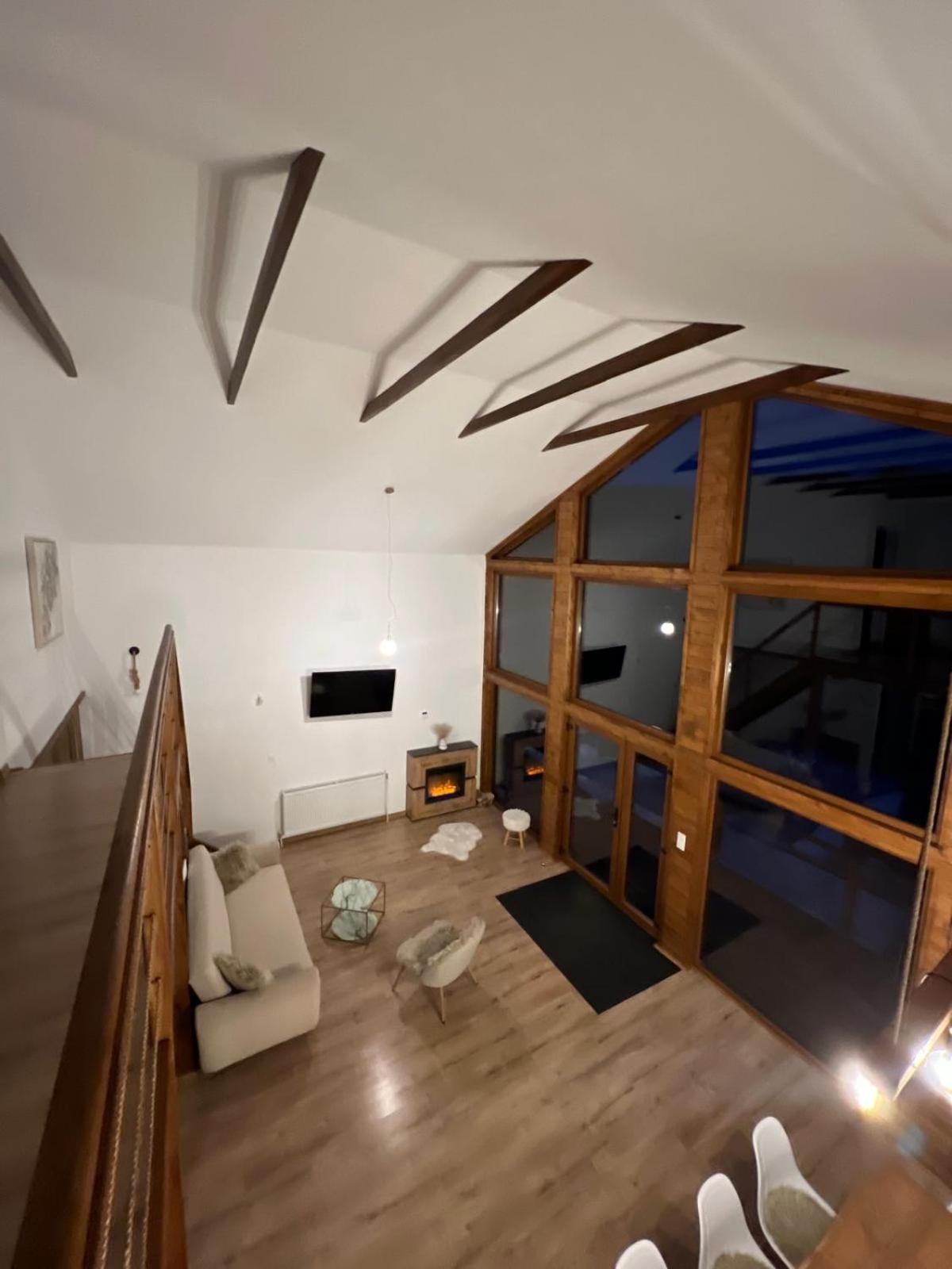 Le Chalet M - Cabana Cu O Panorama De Poveste. Surdesti  Екстер'єр фото